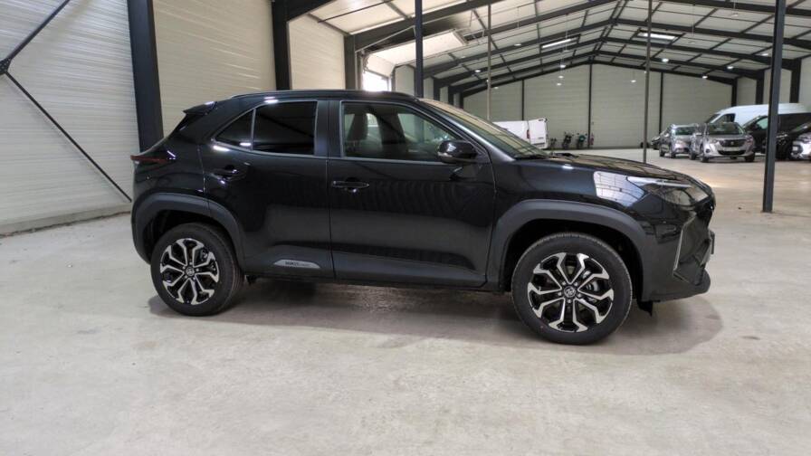 Mandataire Automobile neuf, recherche de Toyota Yaris-cross-hybride-130h-2wd-design-plus-sieges-chauffants - E-Motors