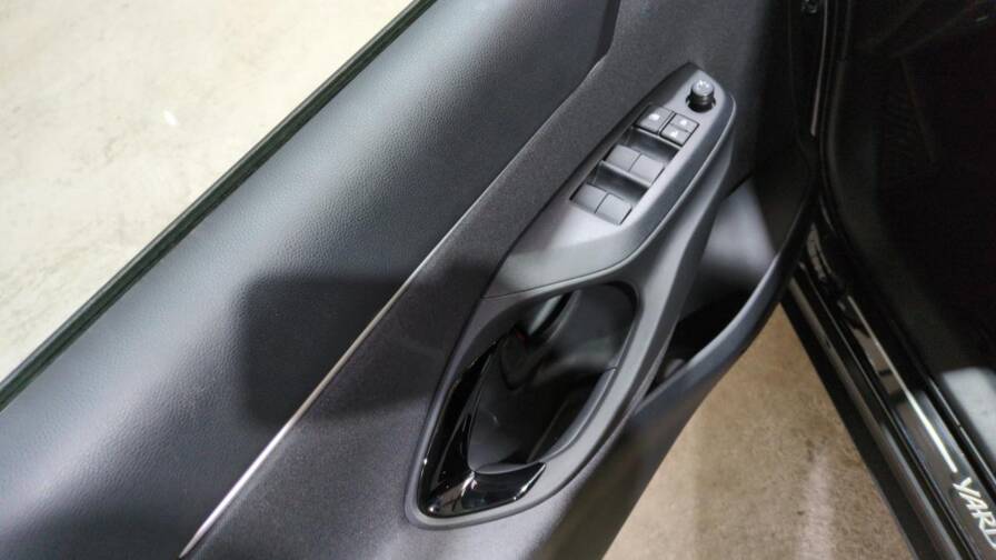 Mandataire Automobile neuf, recherche de Toyota Yaris-cross-hybride-130h-2wd-design-plus-sieges-chauffants - E-Motors