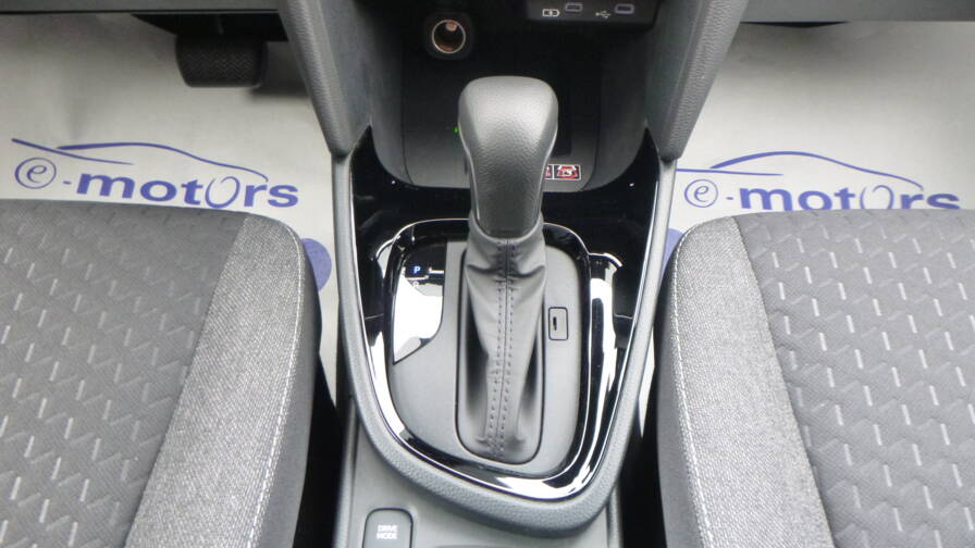 Mandataire Automobile neuf, recherche de Toyota Yaris-cross-hybride-130-2wd-design - E-Motors