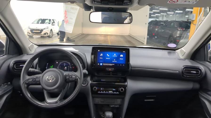 Mandataire Automobile occasion, recherche de Toyota Yaris-cross-hybride-116h-2wd-dynamic - E-Motors