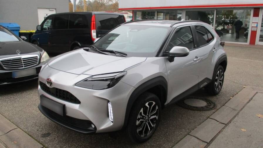 Mandataire Automobile neuf, recherche de Toyota Yaris-cross-hybride-130h-2wd-design - E-Motors