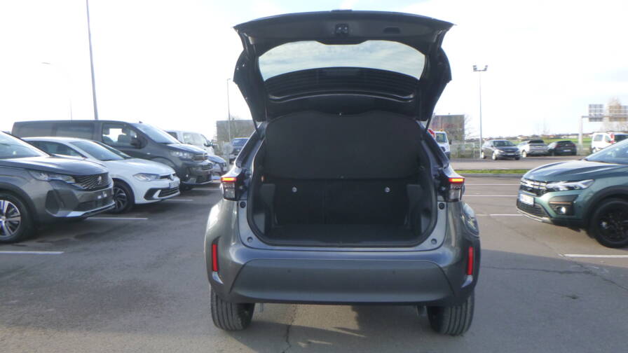 Mandataire Automobile neuf, recherche de Toyota Yaris-cross-hybride-130h-2wd-design-plus-pack-hiver-plus-pack-safety - E-Motors