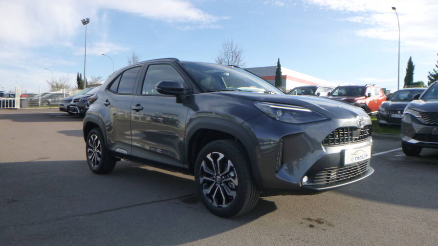 Mandataire Automobile neuf, recherche de Toyota Yaris-cross-hybride-130h-2wd-design-plus-pack-hiver-plus-pack-safety - E-Motors