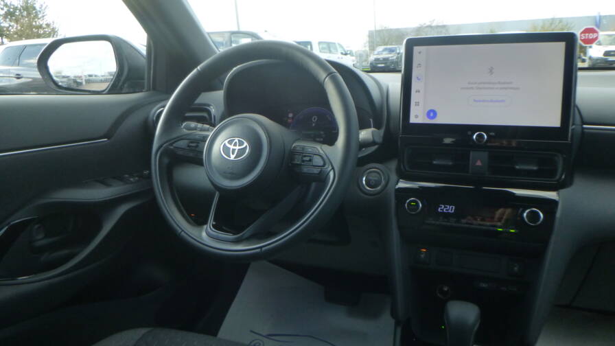 Mandataire Automobile neuf, recherche de Toyota Yaris-cross-hybride-130h-2wd-design-plus-pack-hiver-plus-pack-safety - E-Motors