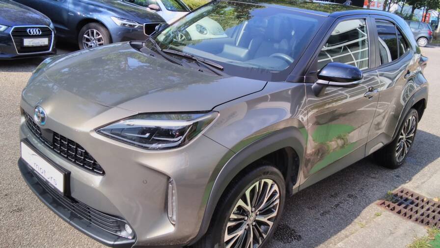 Avis-mandataire-auto-Emotors-Toyota-Yaris-cross-Hybride-116h-2wd-collection.