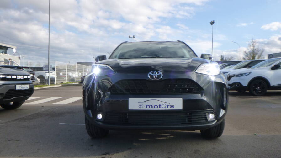 Mandataire Automobile neuf, recherche de Toyota Yaris-cross-hybride-130h-2wd-design-plus-pack-hiver-plus-pack-safety - E-Motors