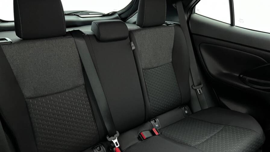 Mandataire Automobile neuf, recherche de Toyota Yaris-cross-hybride-130h-2wd-design - E-Motors