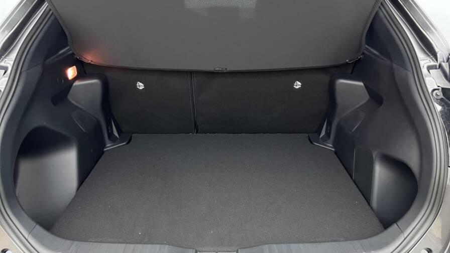 Mandataire Automobile neuf, recherche de Toyota Yaris-cross-hybride-130h-2wd-design - E-Motors