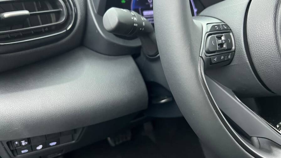 Mandataire Automobile neuf, recherche de Toyota Yaris-cross-hybride-130h-2wd-design - E-Motors