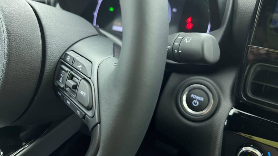 Mandataire Automobile neuf, recherche de Toyota Yaris-cross-hybride-130h-2wd-design - E-Motors