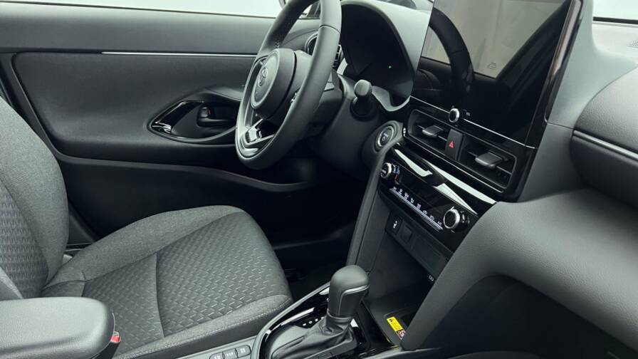 Mandataire Automobile neuf, recherche de Toyota Yaris-cross-hybride-130h-2wd-design - E-Motors