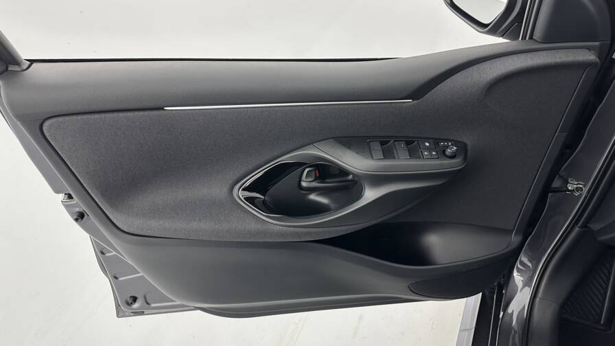 Mandataire Automobile neuf, recherche de Toyota Yaris-hybride-116h-design-e-cvt - E-Motors