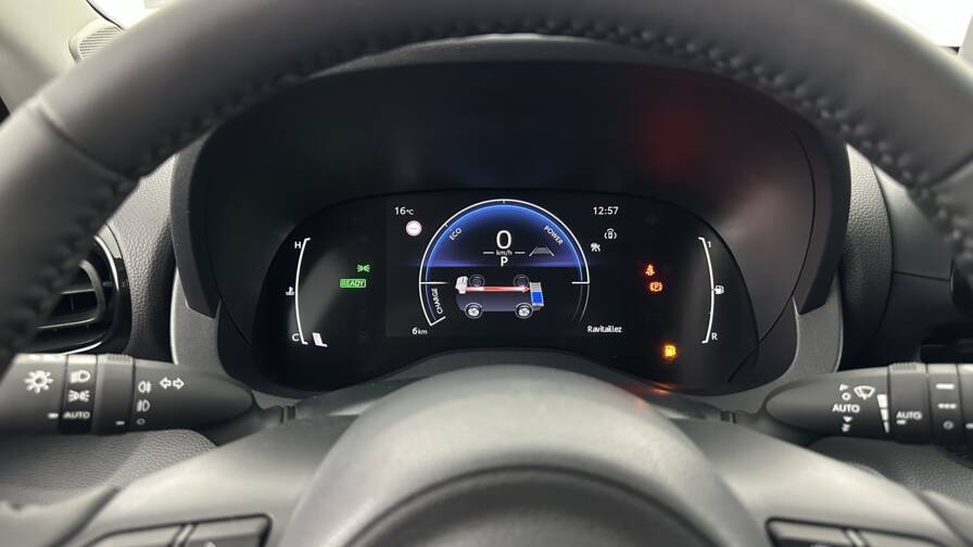 Mandataire Automobile neuf, recherche de Toyota Yaris-hybride-116h-design-e-cvt - E-Motors