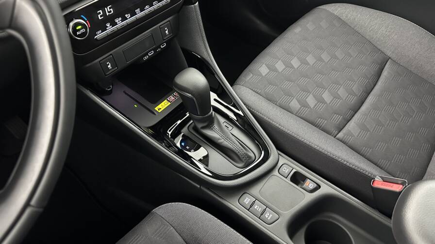 Mandataire Automobile neuf, recherche de Toyota Yaris-hybride-116h-design-e-cvt - E-Motors