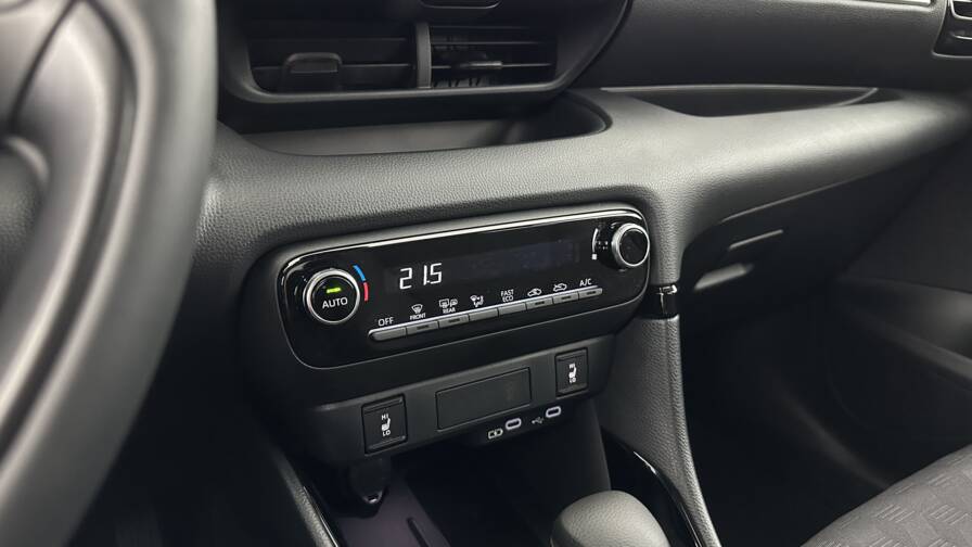 Mandataire Automobile neuf, recherche de Toyota Yaris-hybride-116h-design-e-cvt - E-Motors