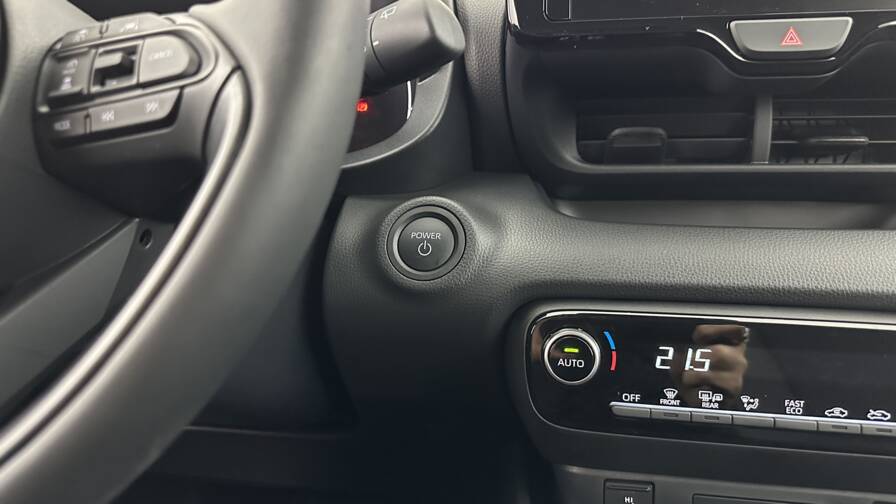 Mandataire Automobile neuf, recherche de Toyota Yaris-hybride-116h-design-e-cvt - E-Motors