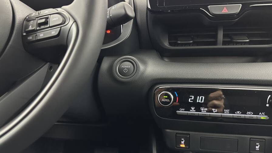 Mandataire Automobile neuf, recherche de Toyota Yaris-hybride-116h-design-e-cvt - E-Motors