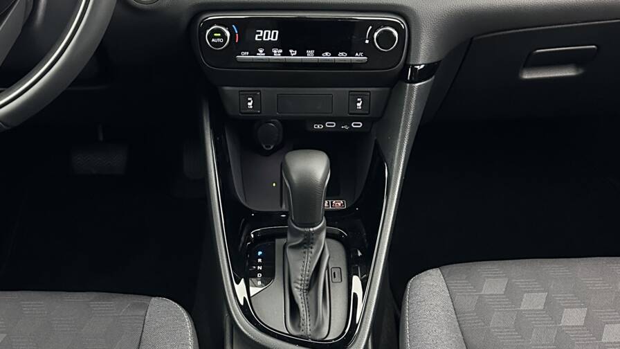 Mandataire Automobile neuf, recherche de Toyota Yaris-hybride-116h-design-e-cvt - E-Motors