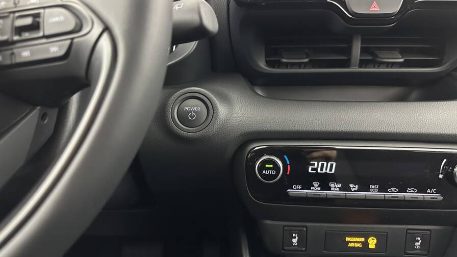 Mandataire Automobile neuf, recherche de Toyota Yaris-hybride-116h-design-e-cvt - E-Motors