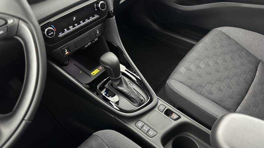 Mandataire Automobile neuf, recherche de Toyota Yaris-hybride-116h-design-e-cvt - E-Motors