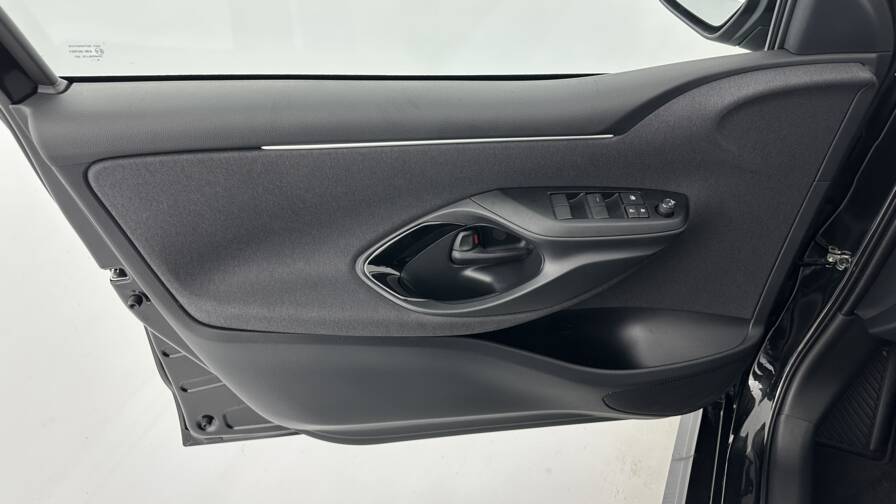 Mandataire Automobile neuf, recherche de Toyota Yaris-hybride-116h-design-e-cvt - E-Motors