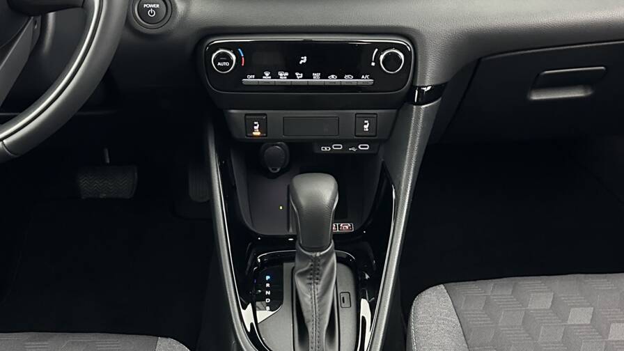 Mandataire Automobile neuf, recherche de Toyota Yaris-hybride-116h-design-e-cvt - E-Motors