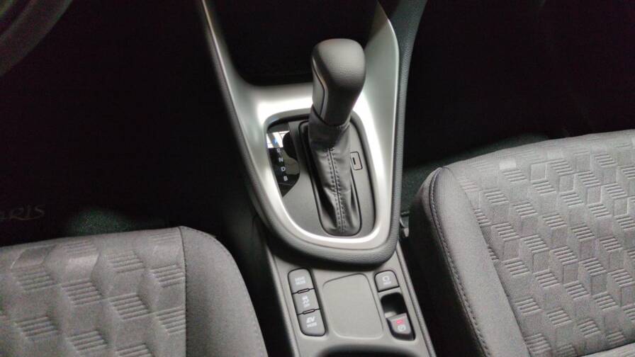 Mandataire Automobile neuf, recherche de Toyota Yaris-hybride-hybride-116h-dynamic-plus-jantes-15 - E-Motors