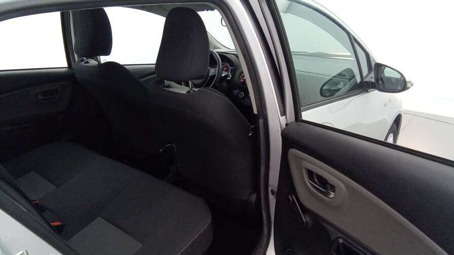 Mandataire Automobile occasion, recherche de Toyota Yaris-hybride-100h-france - E-Motors