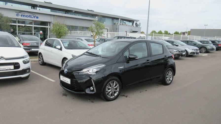 Avis-mandataire-auto-Emotors-Toyota-Yaris-hybride-100h-dynamic-5p.