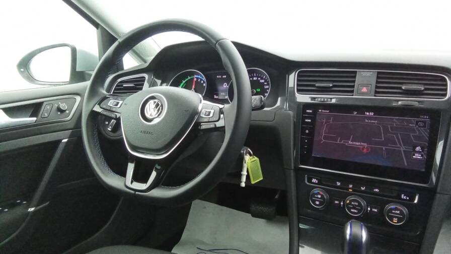 Mandataire Automobile occasion, recherche de Volkswagen E-golf-136-electrique-camera - E-Motors