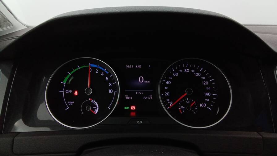 Mandataire Automobile occasion, recherche de Volkswagen E-golf-136-electrique-camera - E-Motors