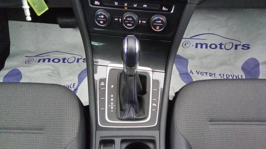 Mandataire Automobile occasion, recherche de Volkswagen E-golf-136-electrique-camera - E-Motors