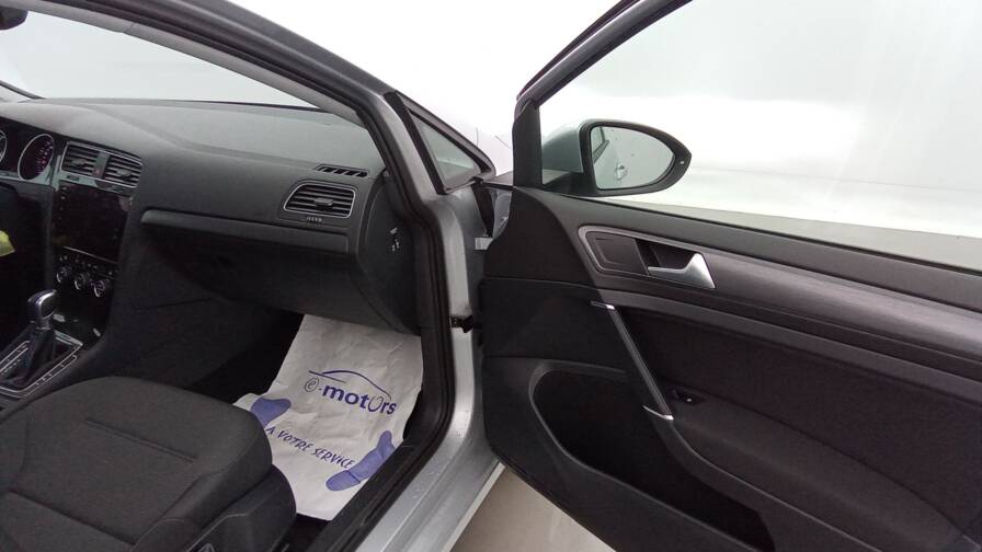 Mandataire Automobile occasion, recherche de Volkswagen E-golf-136-electrique-camera - E-Motors