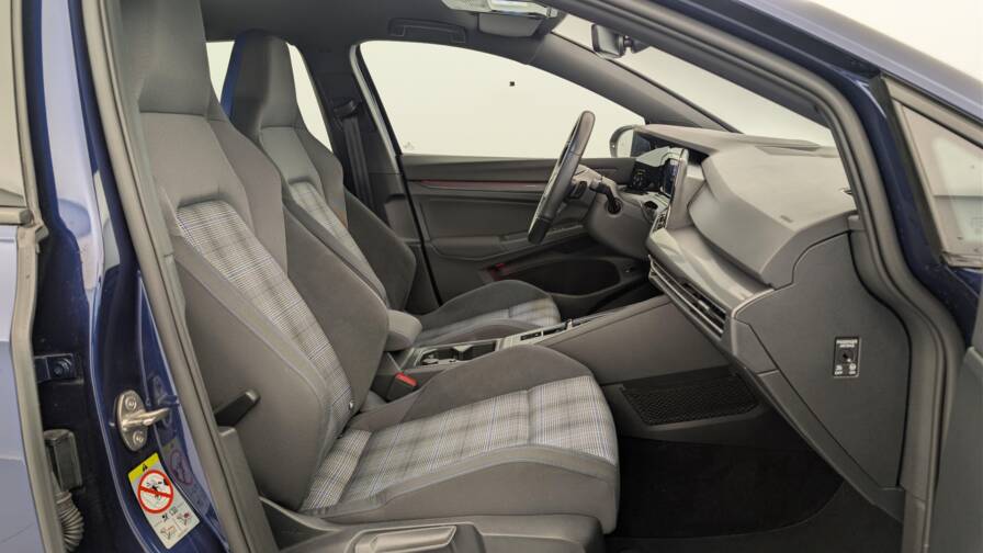Mandataire Automobile occasion, recherche de Volkswagen Golf-8-1-4-hybride-rechargeable-opf-245-dsg6-gte - E-Motors