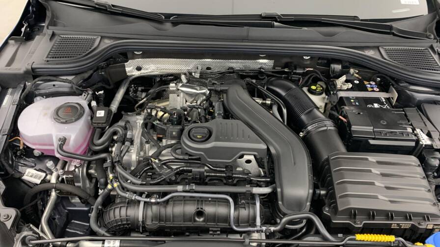 Mandataire Automobile neuf, recherche de Volkswagen Golf-8-1-5-etsi-evo2-116-dsg7-life-plus - E-Motors