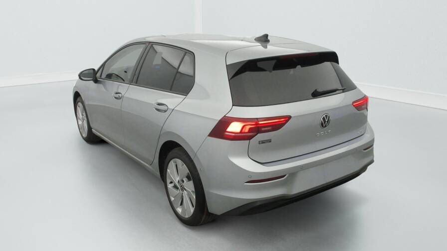 Mandataire Automobile neuf, recherche de Volkswagen Golf-8-1-5-etsi-evo2-150-dsg7-life-plus - E-Motors