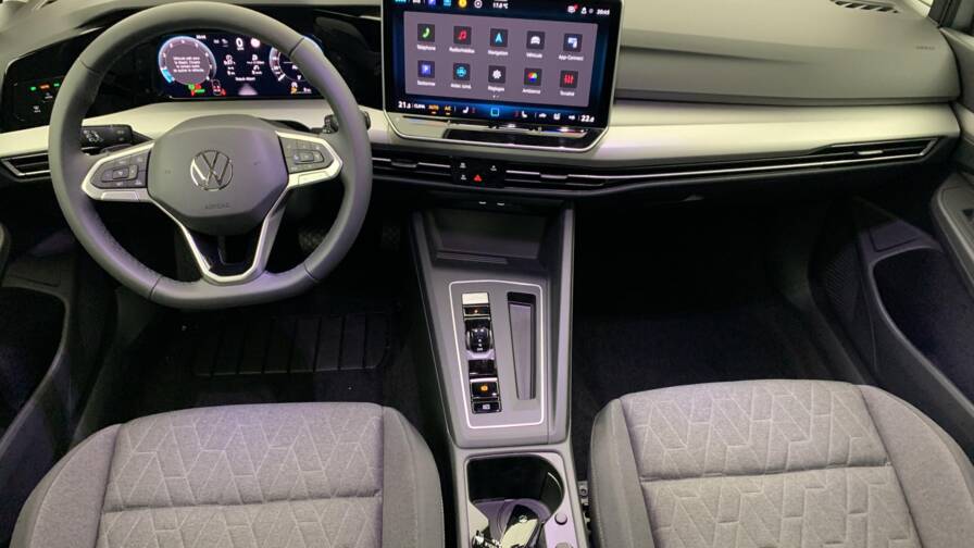 Mandataire Automobile neuf, recherche de Volkswagen Golf-8-1-5-etsi-evo2-150-dsg7-life-plus - E-Motors