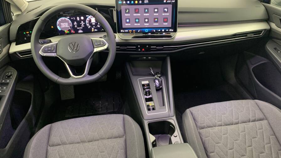 Mandataire Automobile neuf, recherche de Volkswagen Golf-8-1-5-etsi-evo2-150-dsg7-life-plus - E-Motors