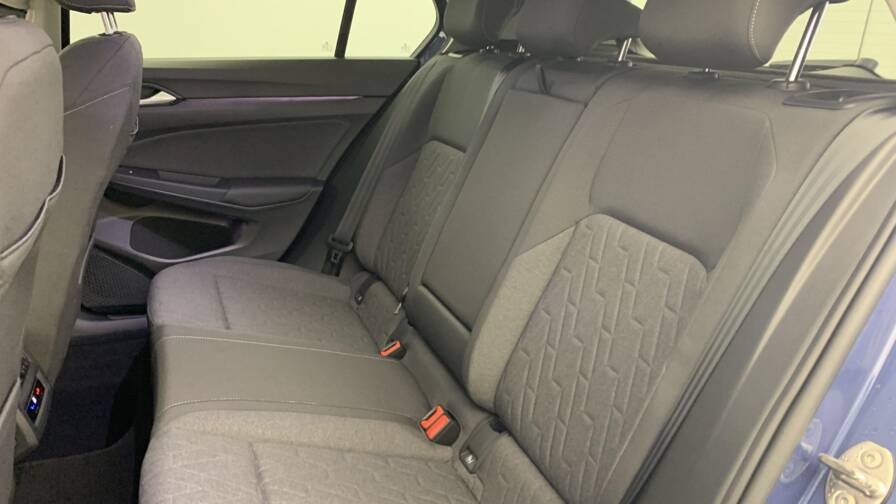 Mandataire Automobile neuf, recherche de Volkswagen Golf-8-1-5-etsi-evo2-150-dsg7-life-plus - E-Motors