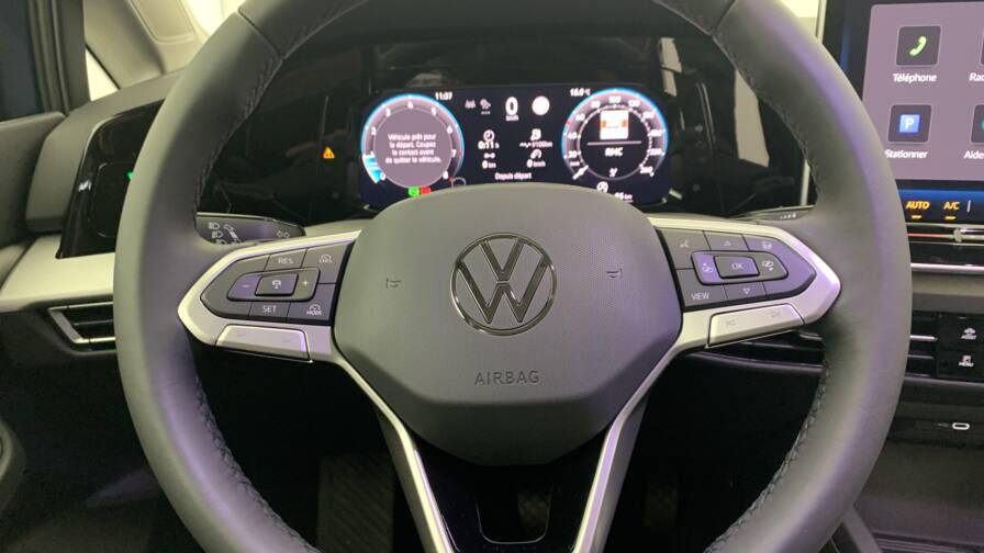 Mandataire Automobile neuf, recherche de Volkswagen Golf-8-1-5-etsi-evo2-150-dsg7-life-plus - E-Motors