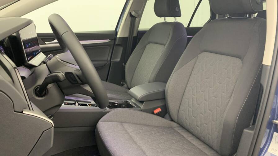 Mandataire Automobile neuf, recherche de Volkswagen Golf-8-1-5-etsi-evo2-150-dsg7-life-plus - E-Motors