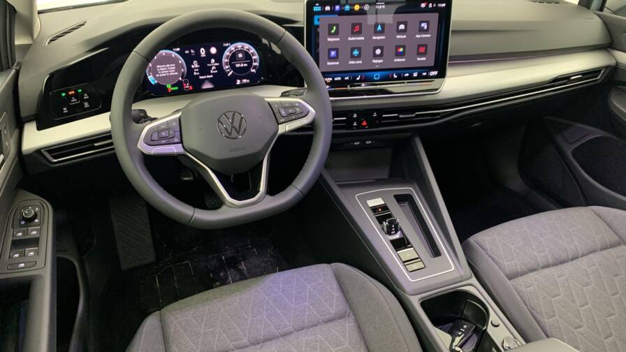 Mandataire Automobile neuf, recherche de Volkswagen Golf-8-1-5-etsi-evo2-150-dsg7-life-plus - E-Motors