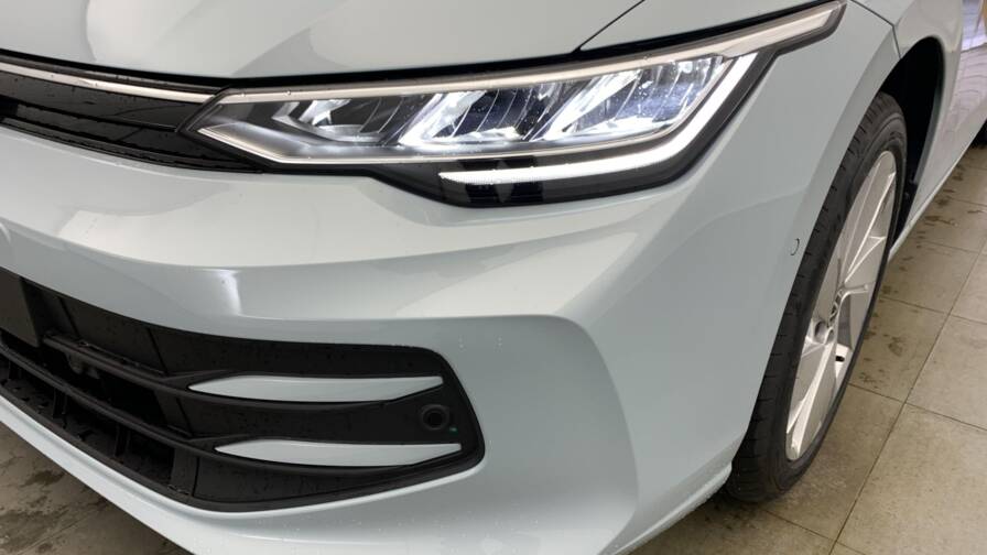 Mandataire Automobile neuf, recherche de Volkswagen Golf-8-1-5-etsi-evo2-150-dsg7-life-plus - E-Motors