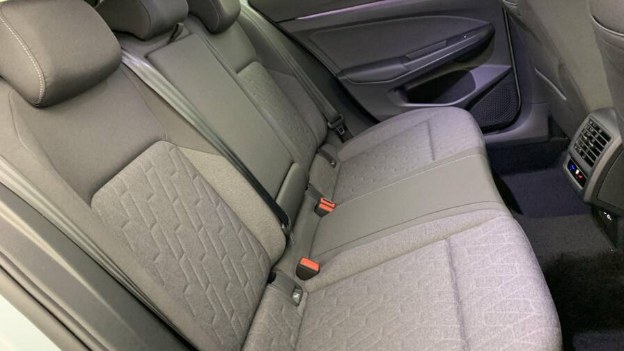 Mandataire Automobile neuf, recherche de Volkswagen Golf-8-1-5-etsi-evo2-150-dsg7-life-plus - E-Motors