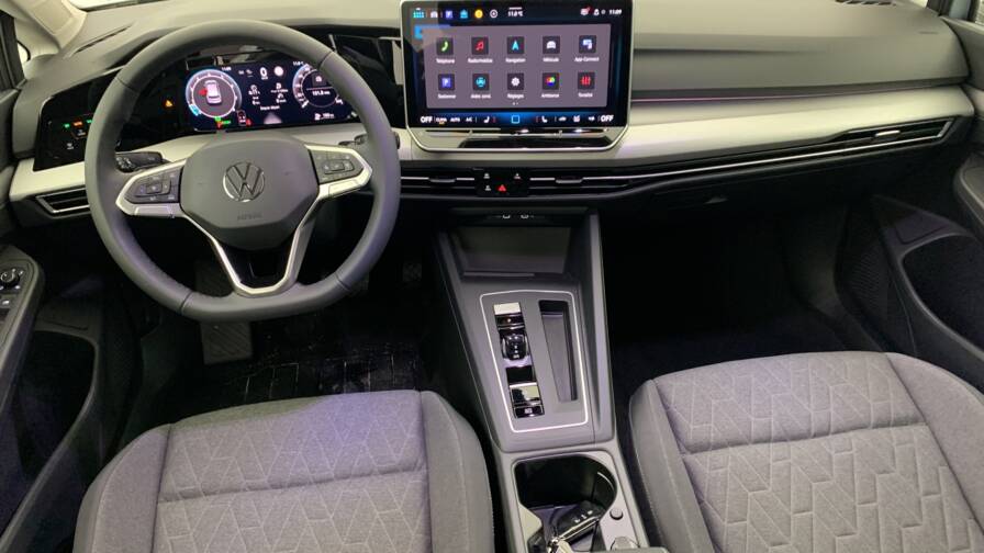 Mandataire Automobile neuf, recherche de Volkswagen Golf-8-1-5-etsi-evo2-150-dsg7-life-plus - E-Motors