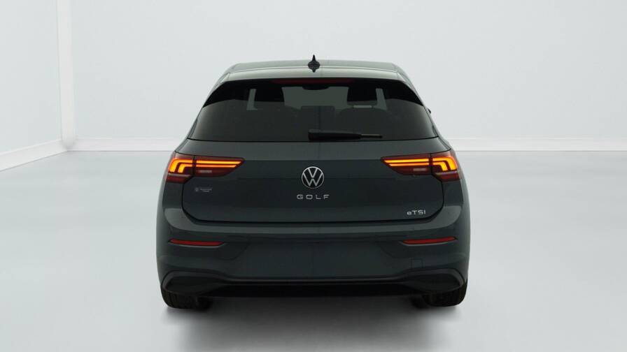 Mandataire Automobile neuf, recherche de Volkswagen Golf-8-1-5-etsi-evo2-150-dsg7-life-plus - E-Motors