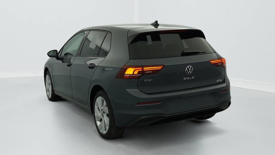 Mandataire Automobile neuf, recherche de Volkswagen Golf-8-1-5-etsi-evo2-150-dsg7-life-plus - E-Motors
