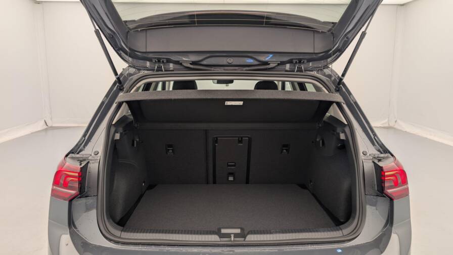 Mandataire Automobile neuf, recherche de Volkswagen Golf-8-1-5-etsi-evo2-150-dsg7-life-plus - E-Motors