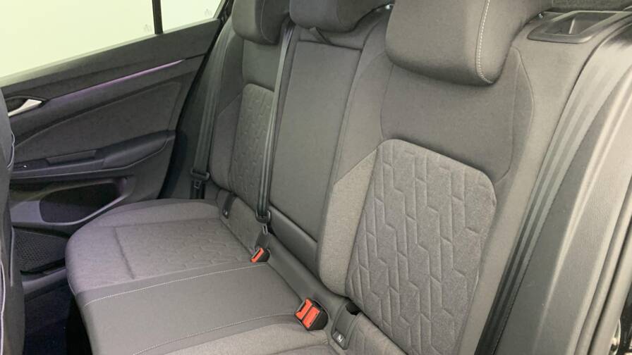 Mandataire Automobile neuf, recherche de Volkswagen Golf-8-1-5-etsi-evo2-150-dsg7-life-plus - E-Motors