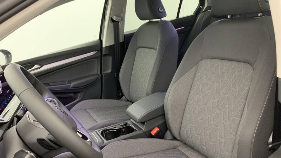 Mandataire Automobile neuf, recherche de Volkswagen Golf-8-1-5-etsi-evo2-150-dsg7-life-plus - E-Motors